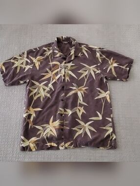 Tommy Bahama Silk Bamboo Cay short sleeve Hawaiian shirt  a floral bamboo print